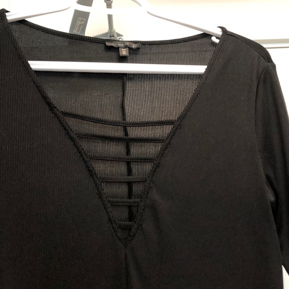 Black top - Picture 3 of 5